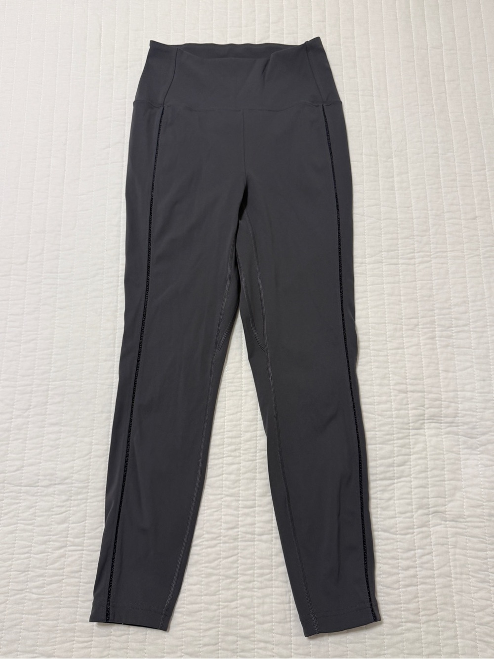 🖤 lululemon Charcoal Gray Leggings with Lace Cutout Detail | Size 6 | EUC